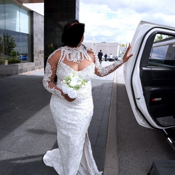 Wedding dress - Picture 4 of 5